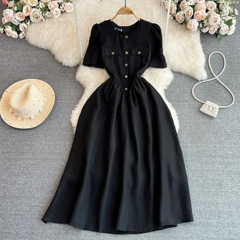 Летнее черное платье трапециевидной формы с короткими рукавами и круглым вырезом на талии в стиле ретро 